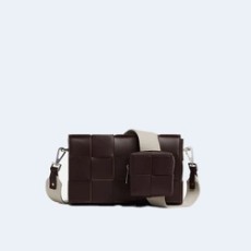 보테가 베네타 스트랩 투톤 카세트 백